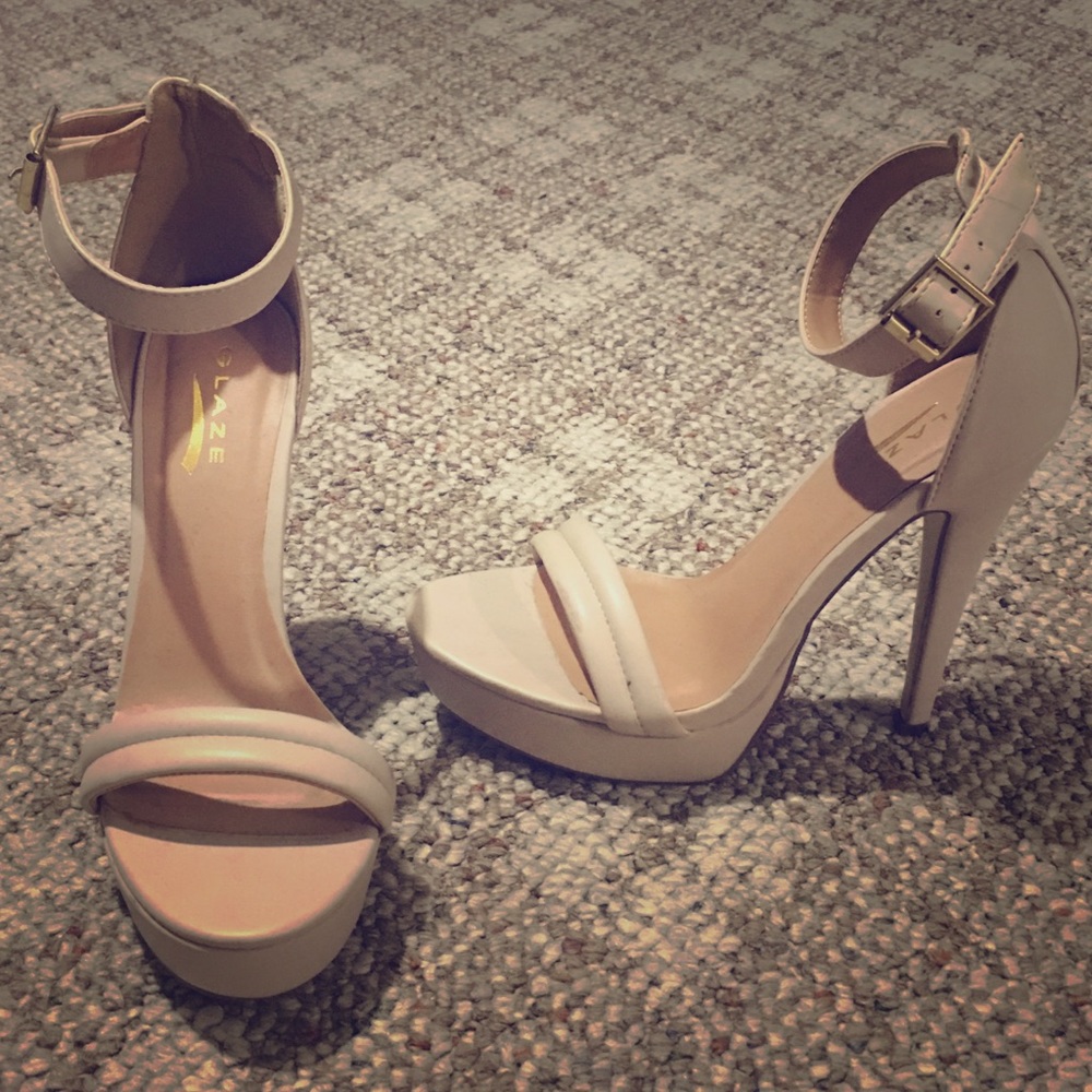 Nude Heels: Never Worn